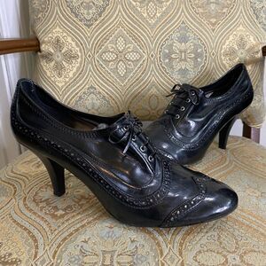 Franco Sarto black vegan patent leather Oxford booties 9.5
